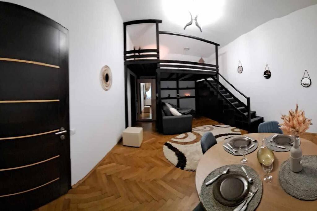 Sofia'S Home Comfy Studio In The Old Town Brașov Exterior foto