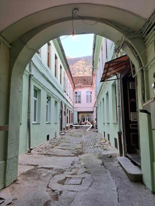 Sofia'S Home Comfy Studio In The Old Town Brașov Exterior foto